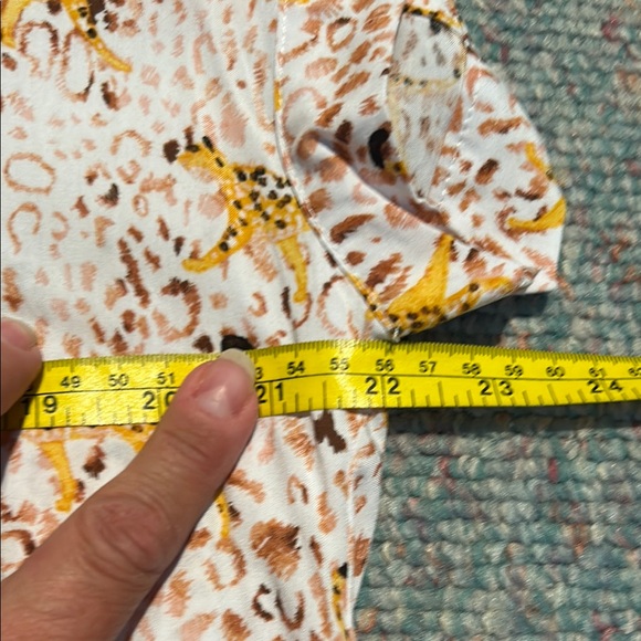 Leopard Print Button-Up Tie Front Blouse NWT - Picture 5 of 10